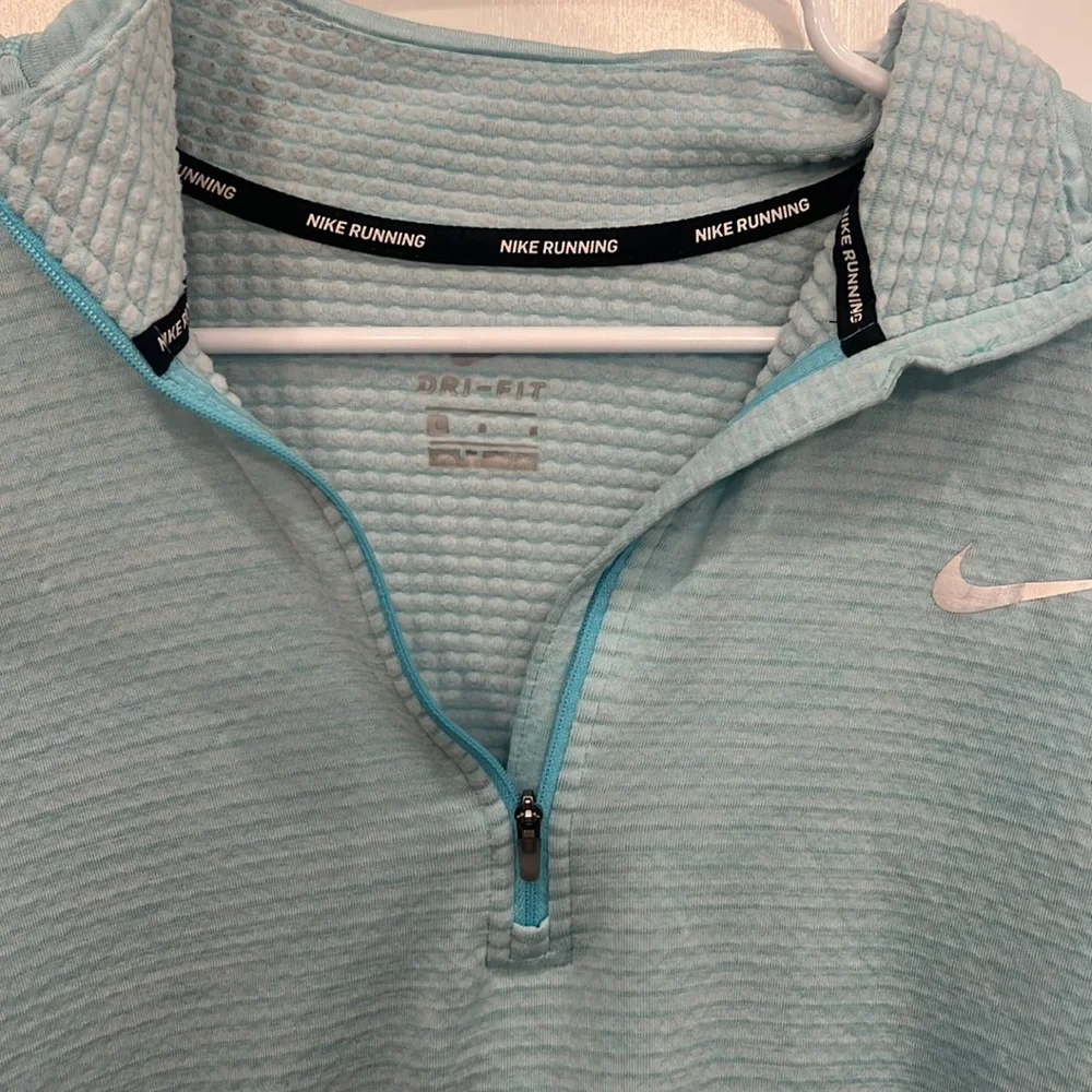 Waffle knit, Nike, running pull over - Picture 2 of 6